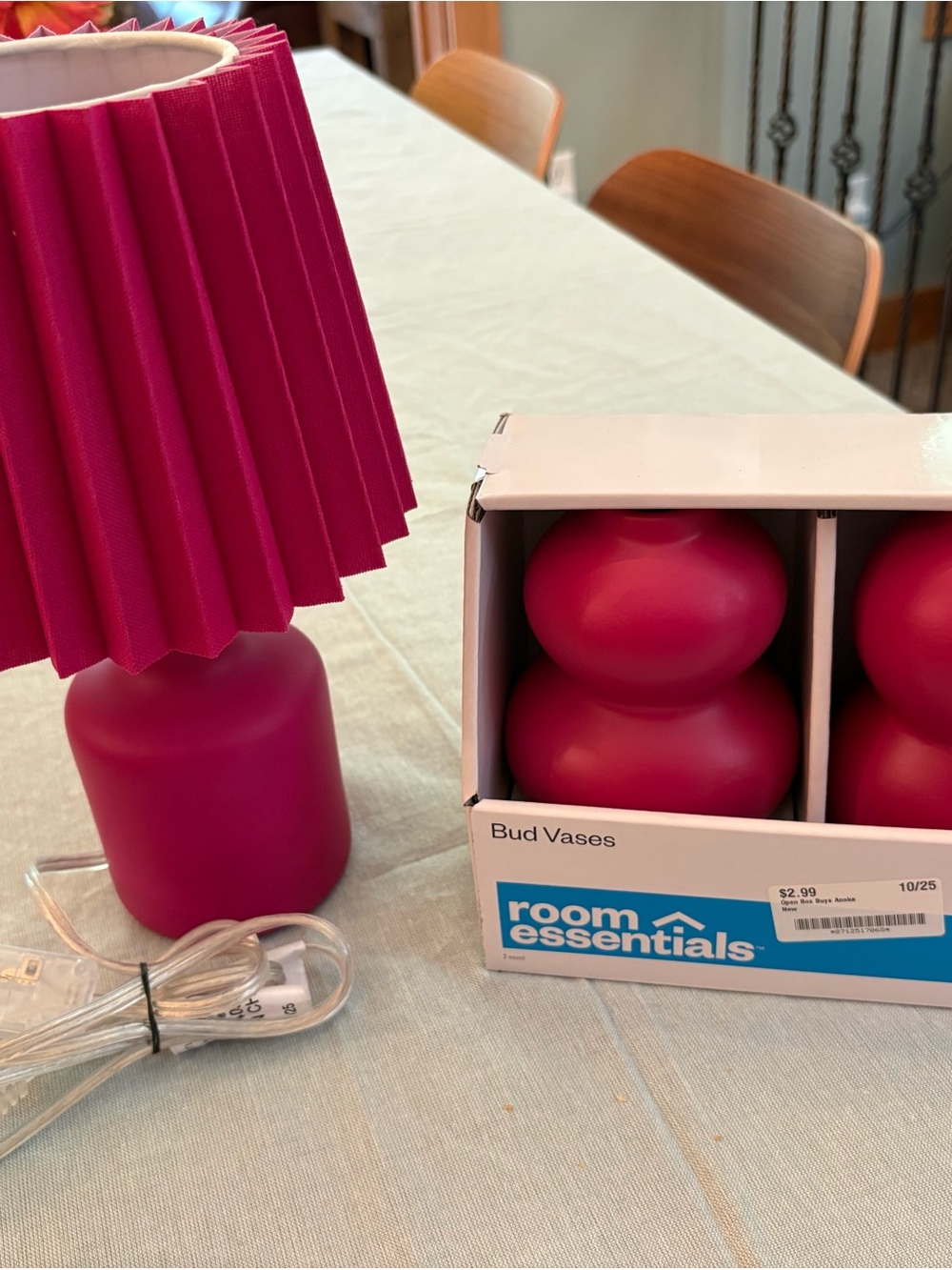 Room Essentials Bright Pink Lamp with Matching Bud Vases